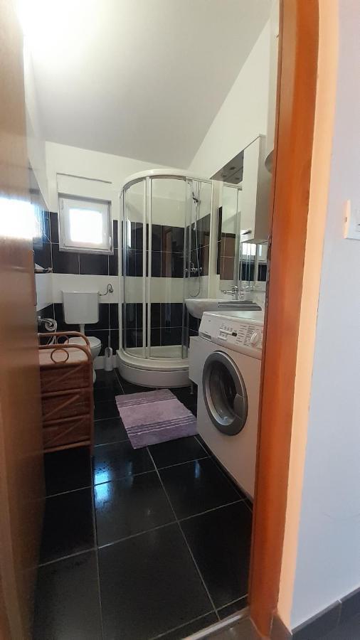 Apartmani Ivankovic Karlobag Exteriér fotografie