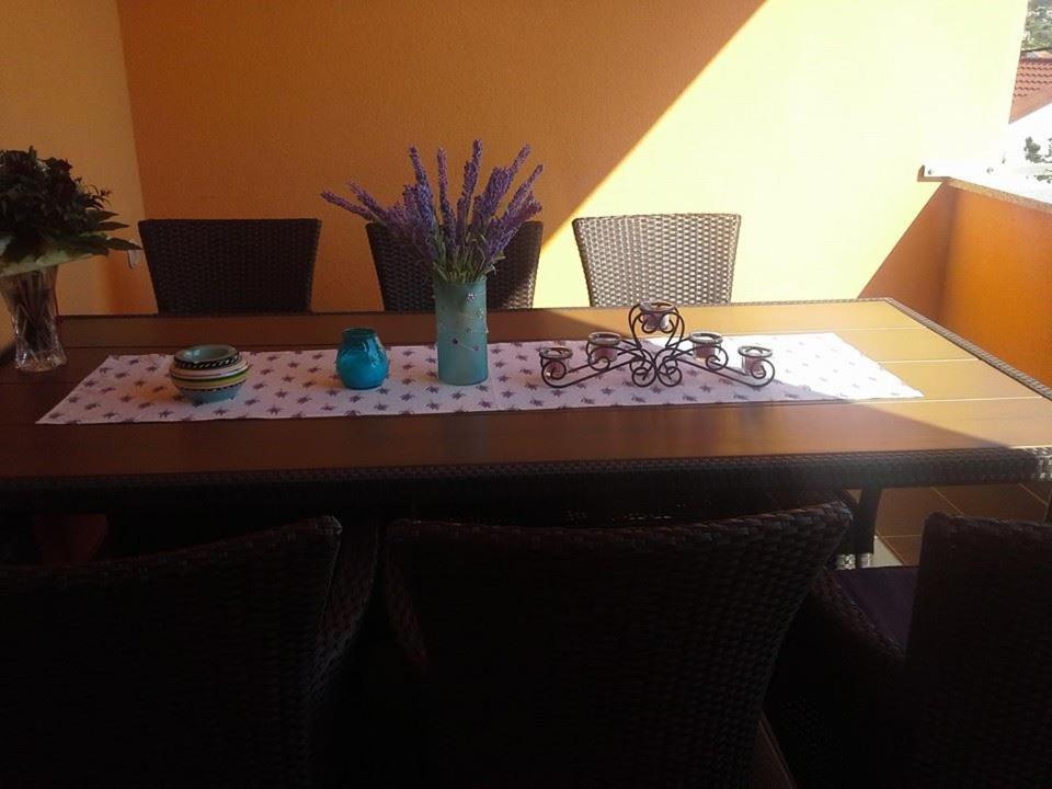 Apartmani Ivankovic Karlobag Exteriér fotografie